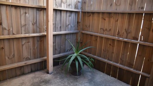 Houston 1-story, 1-bed 6200 Ranchester Drive 215-idx