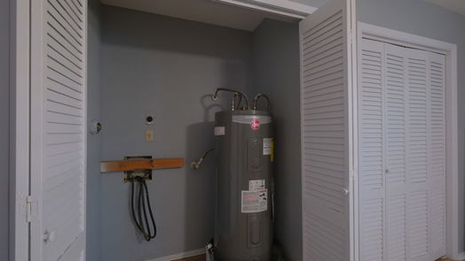 Houston 1-story, 1-bed 6001 Reims Road 305-idx