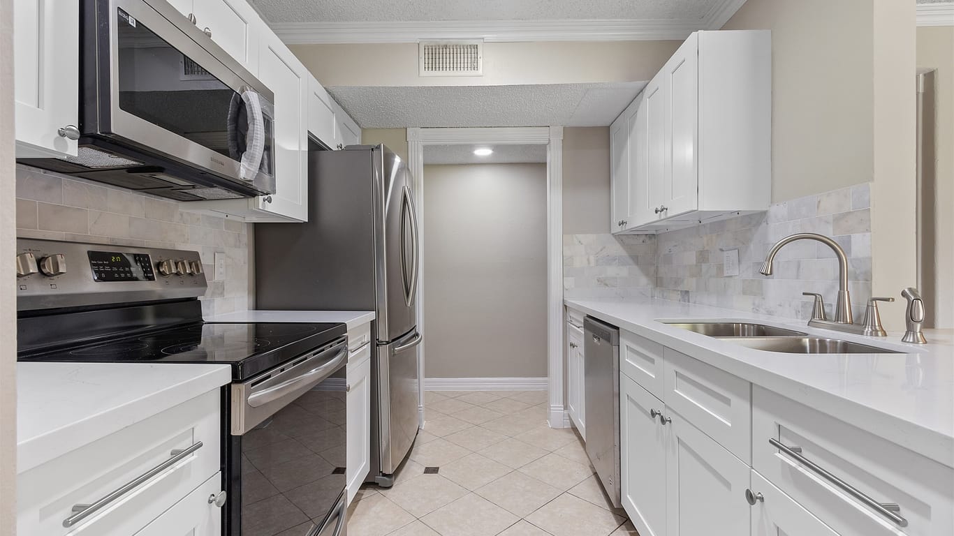 Houston 1-story, 1-bed 8521 Sands Point Drive 73-idx