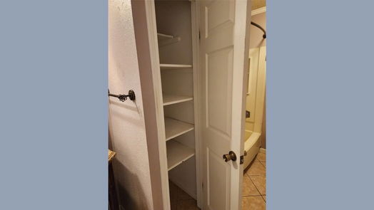 Houston 1-story, 1-bed 8567 Sands Point Drive-idx