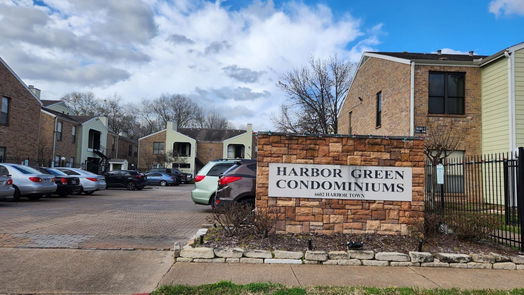Houston 1-story, 2-bed 6602 Harbor Town Drive 105-idx