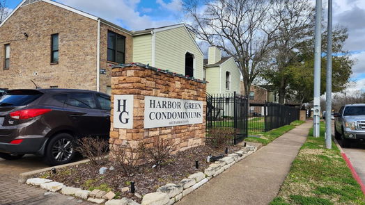 Houston 1-story, 2-bed 6602 Harbor Town Drive 105-idx