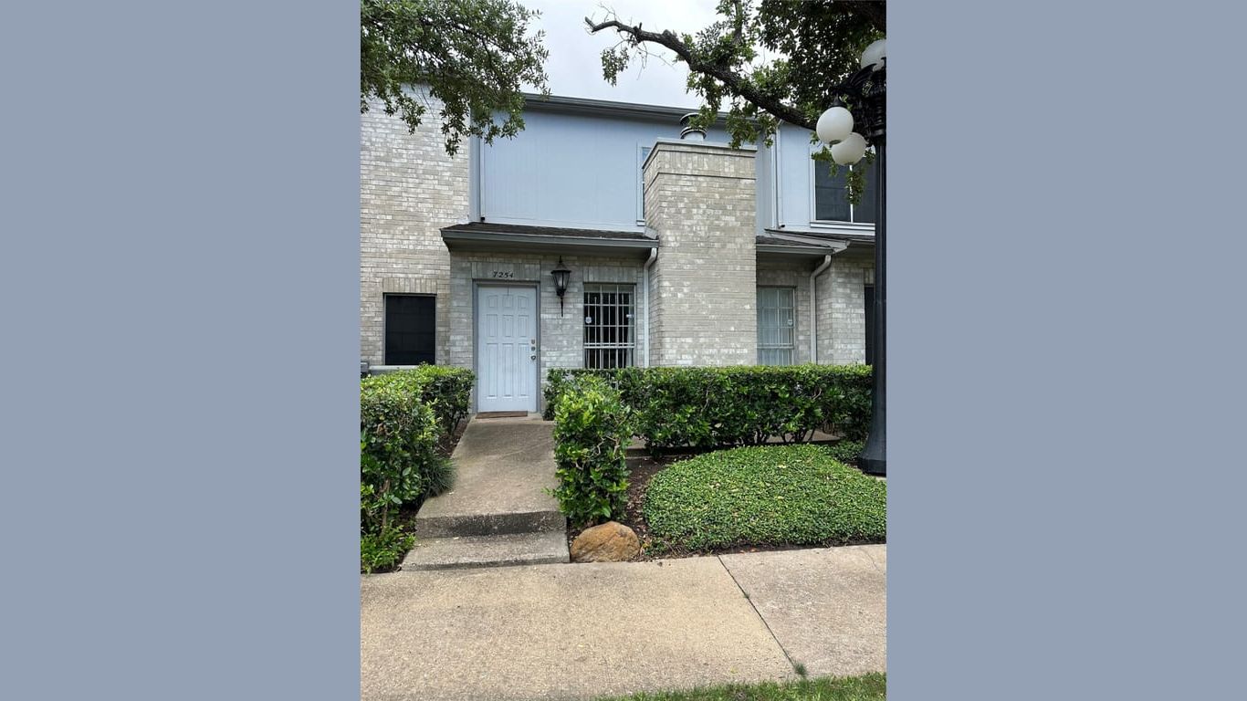 Houston 2-story, 2-bed 7254 Regency Square Court 7254-idx