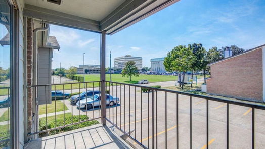 Houston 1-story, 3-bed 9350 Country Creek Drive 77-idx