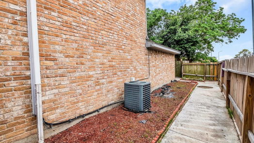 Houston 2-story, 4-bed 9623 Sharpcrest Street-idx