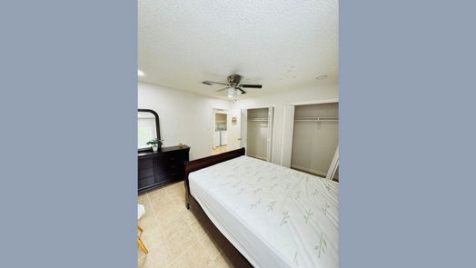 Houston 1-story, 2-bed 9399 Westwood Village Drive 61-idx