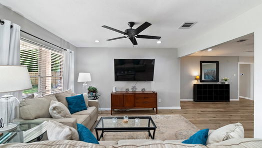 Houston 1-story, 4-bed 7019 Lugary Drive-idx