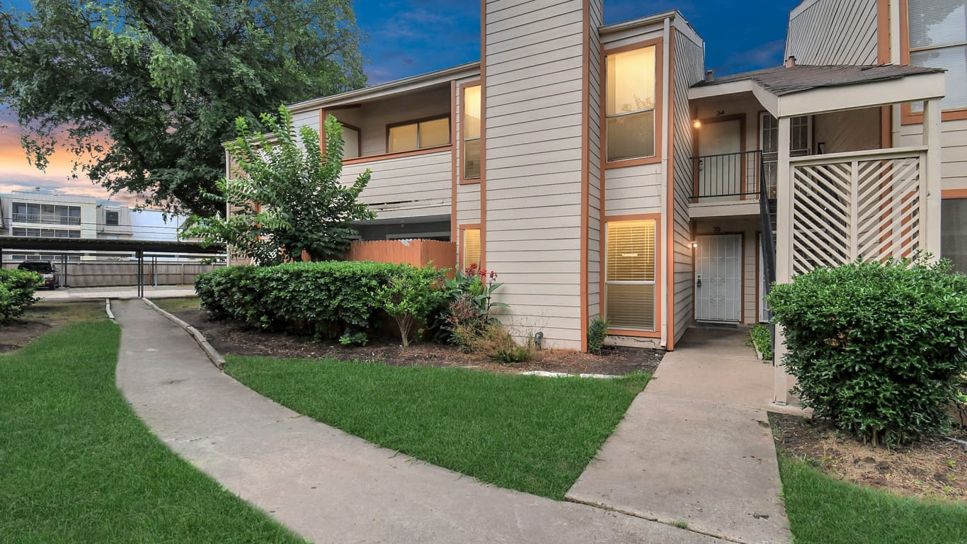 Houston 1-story, 2-bed 10202 Forum Park Drive 33-idx