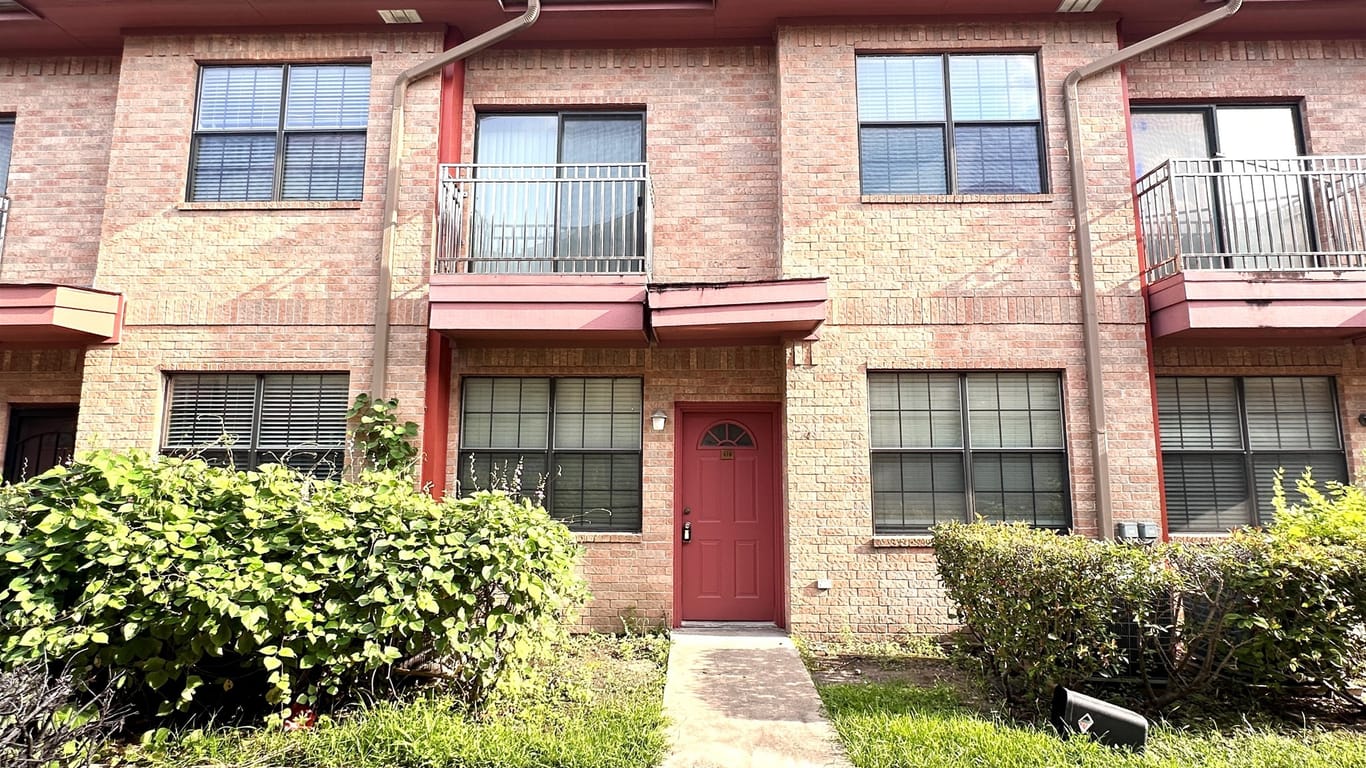 Houston 2-story, 3-bed 9400 Bellaire Blvd 610-idx