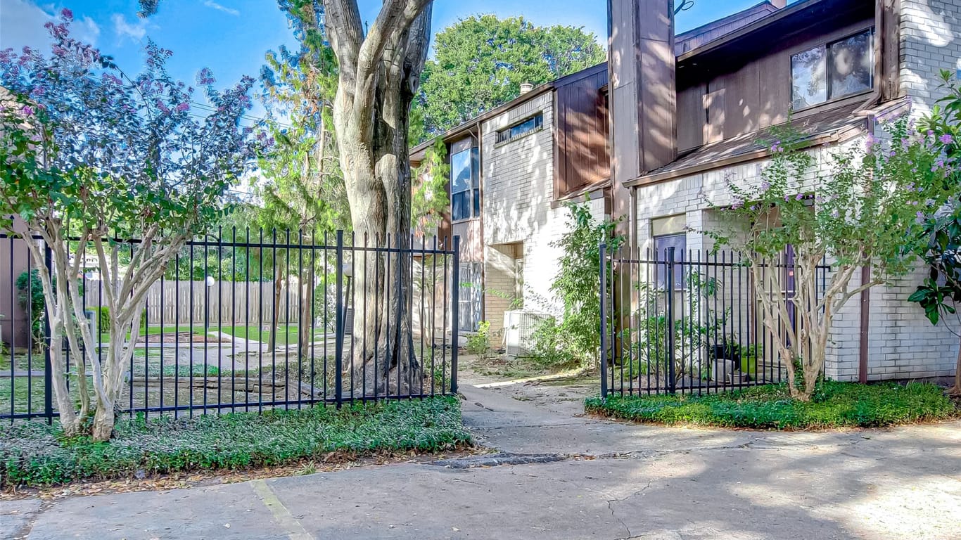 Houston 2-story, 3-bed 8312 Augustine Drive D-idx