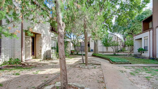 Houston 2-story, 3-bed 8312 Augustine Drive D-idx