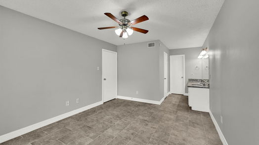 Houston 1-story, 2-bed 8525 Sands Point Drive-idx