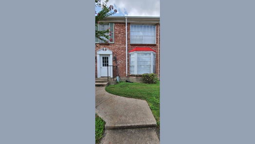 Houston 1-story, 2-bed 9201 Clarewood Drive 203-idx