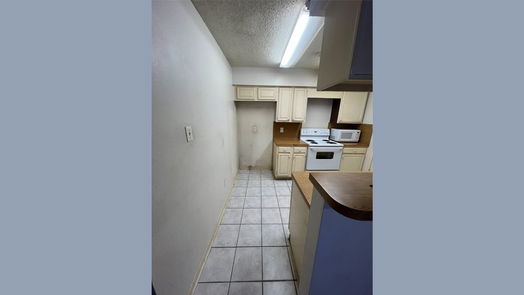 Houston 1-story, 2-bed 9351 Westwood Village Drive 27-idx