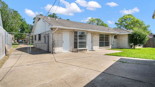 Houston 1-story, 4-bed 8815 Sharpview Drive-idx