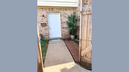 Houston 2-story, 2-bed 8351 La Roche Lane-idx