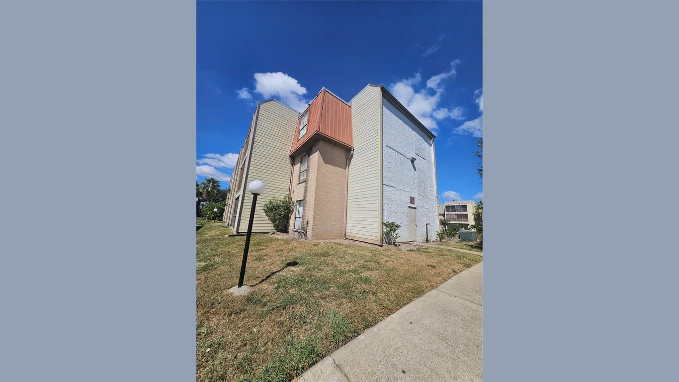 Houston 1-story, 2-bed 10110 Forum West Drive 130-idx