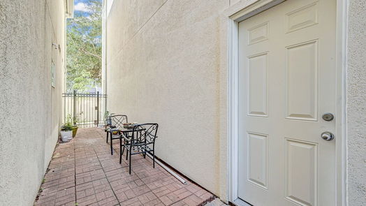 Houston 3-story, 2-bed 6131 Stoney Brook Drive-idx