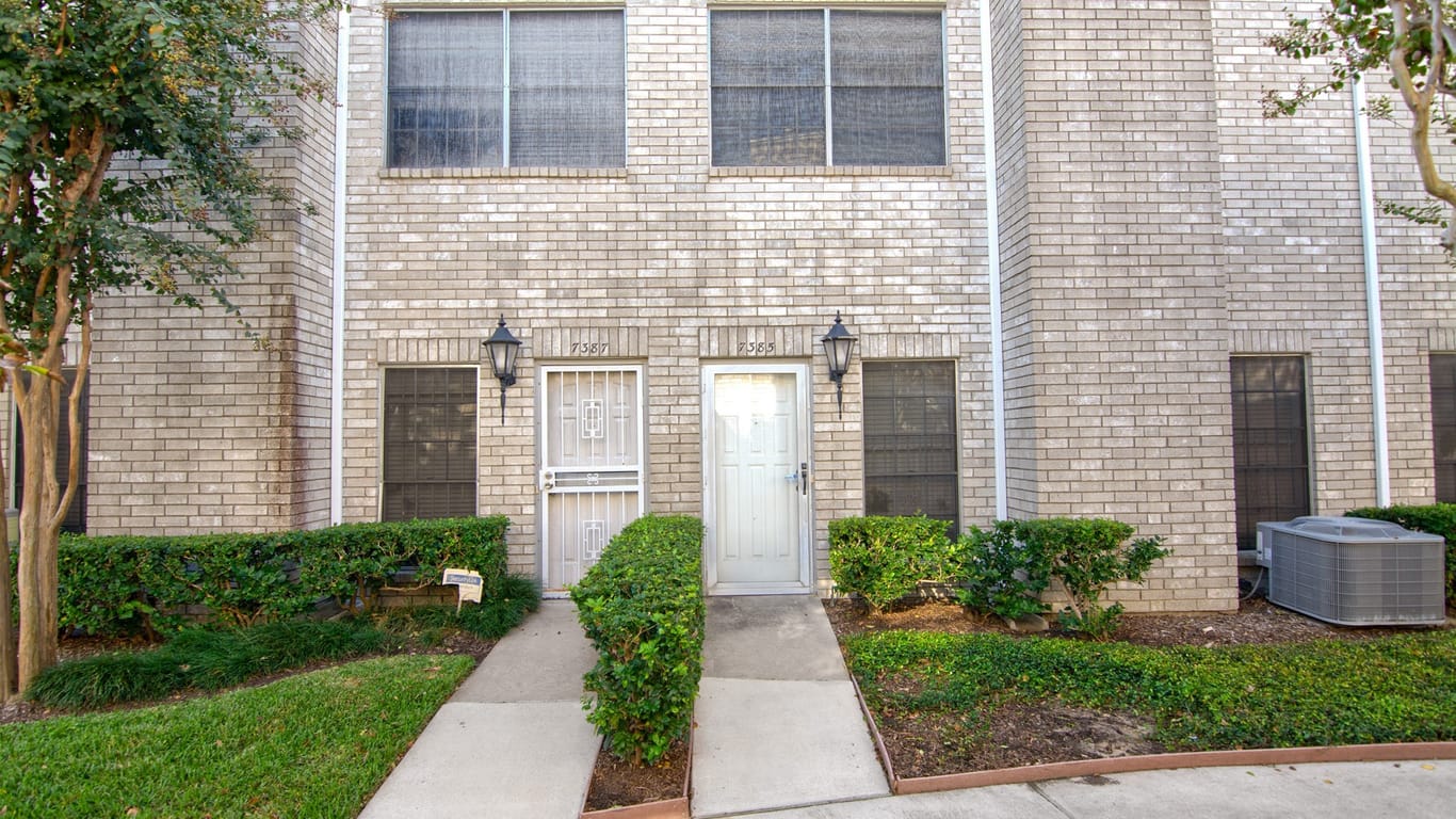 Houston 2-story, 2-bed 7385 Regency Square Court-idx