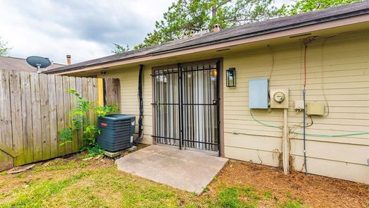 Houston 1-story, 2-bed 10066 Sharpton Drive-idx