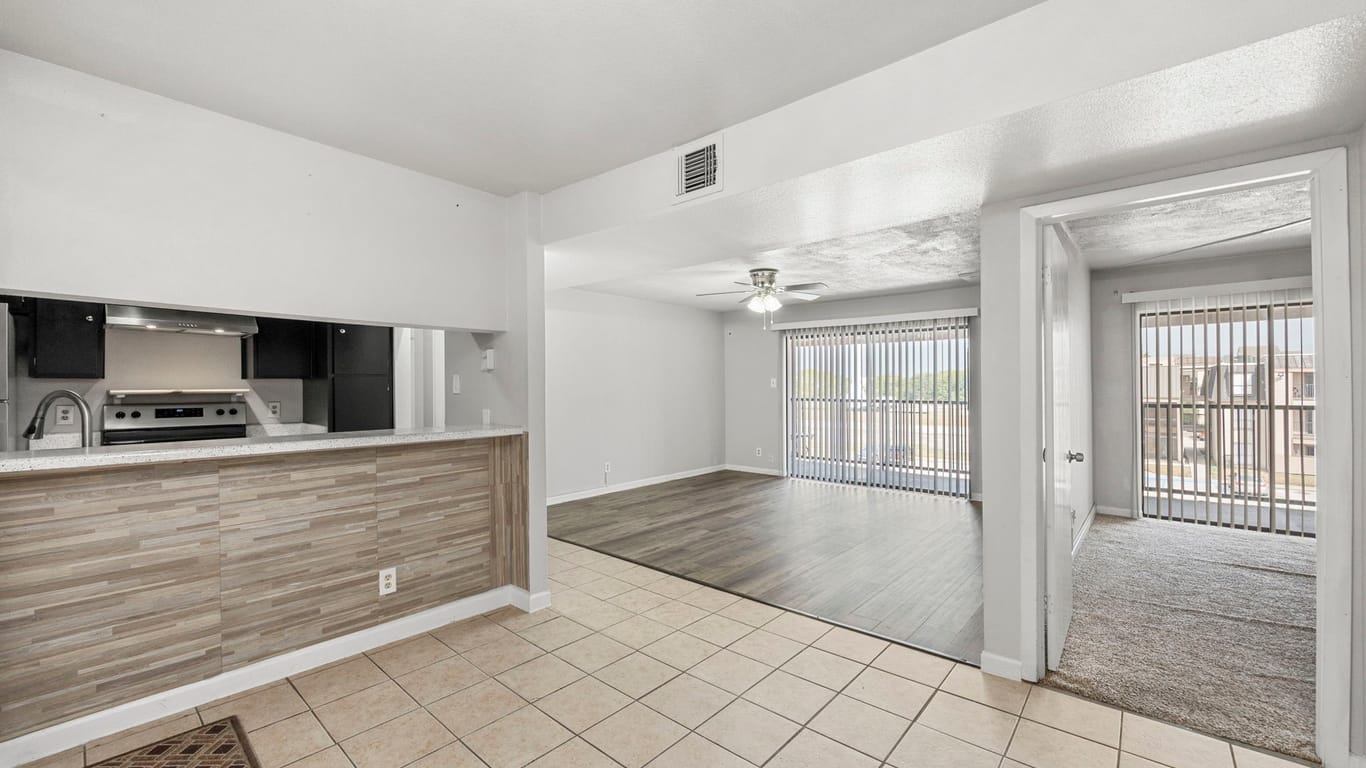 Houston 1-story, 2-bed 206 Plaza Verde Drive D35-idx