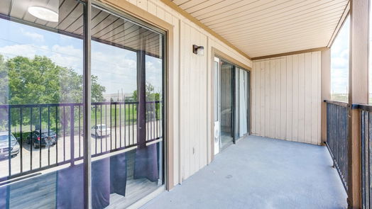 Houston 1-story, 2-bed 212 Plaza Verde Drive 22-idx