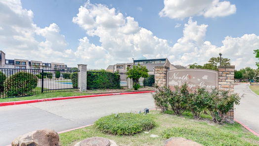 Houston 1-story, 2-bed 212 Plaza Verde Drive 22-idx