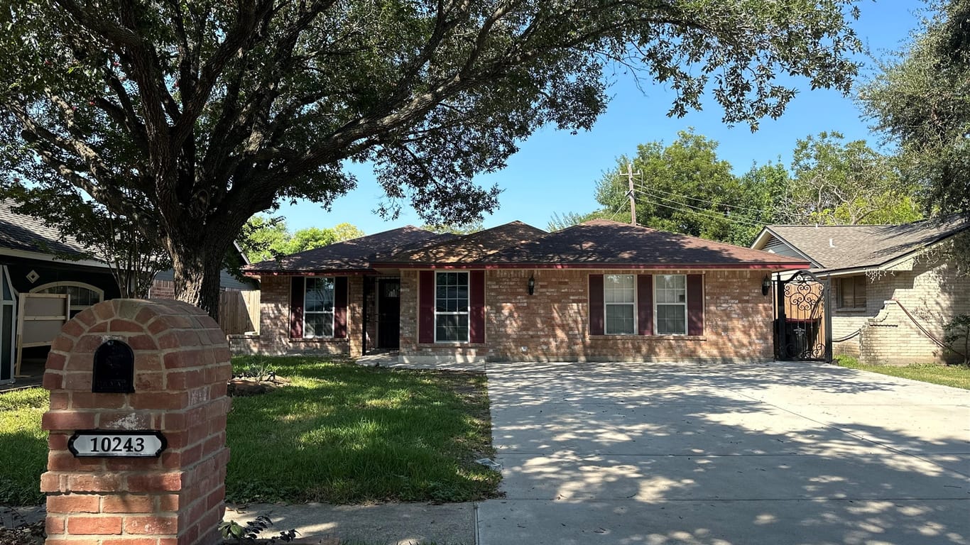 Houston 1-story, 4-bed 10243 Ella Falls Boulevard-idx