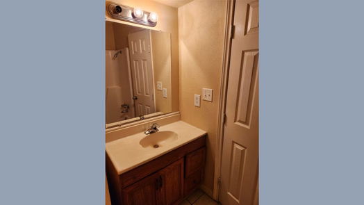 Houston 2-story, 3-bed 12427 W Village Drive B-idx