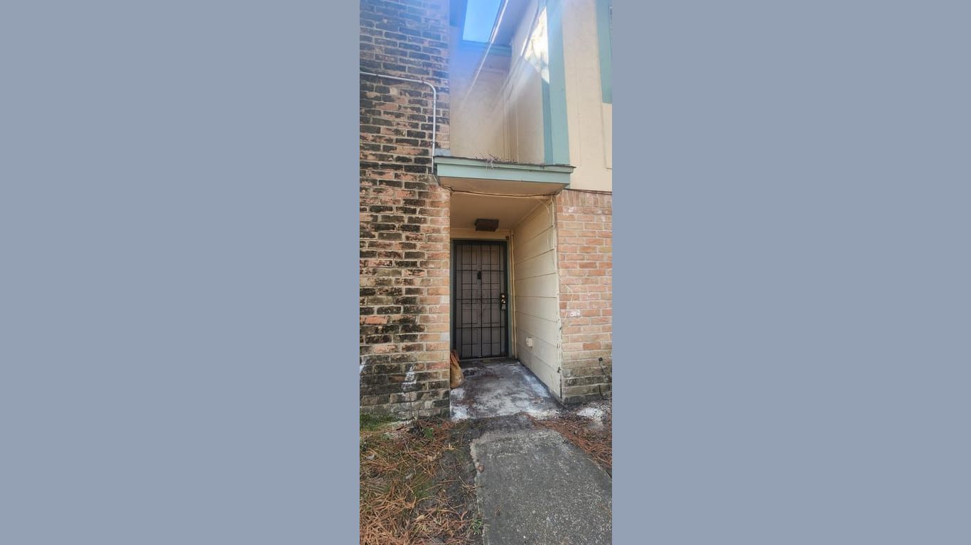 Houston 2-story, 3-bed 12307 W Village Drive B-idx