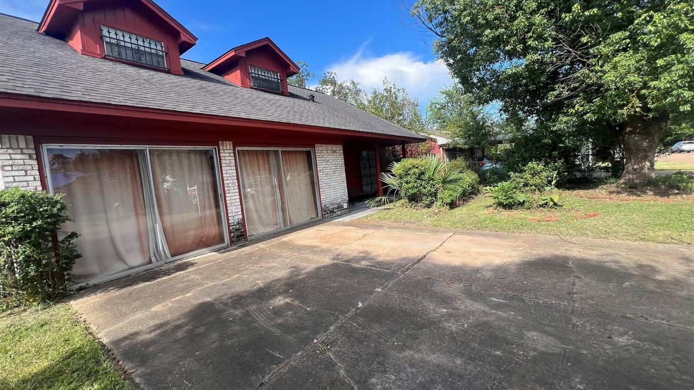 Houston 2-story, 4-bed 4823 Charriton Drive-idx