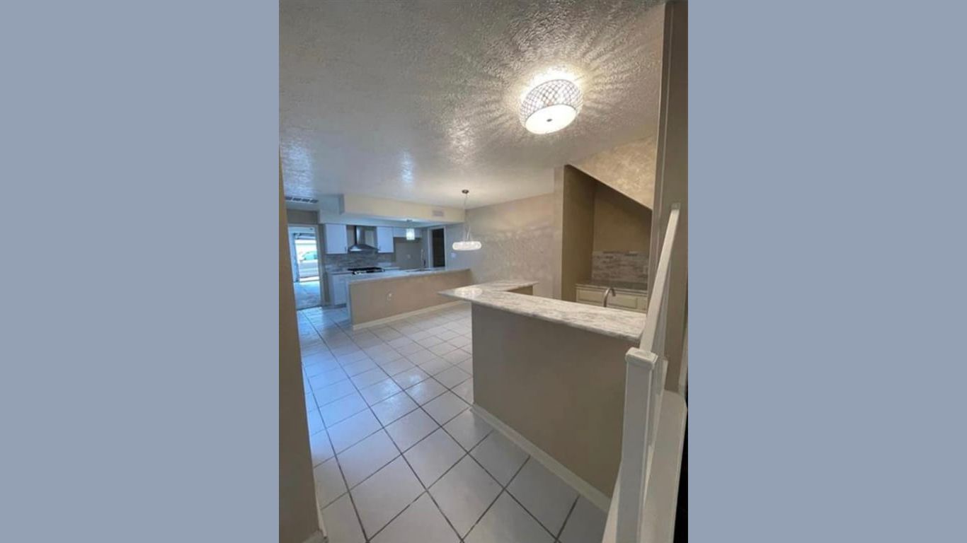 Houston 2-story, 3-bed 12203 W Village Drive C-idx