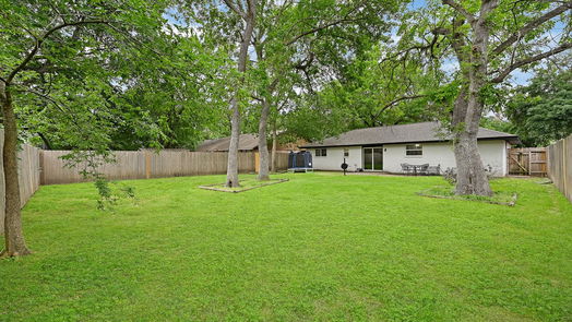 Houston 1-story, 3-bed 9222 Woodland Oaks Drive-idx