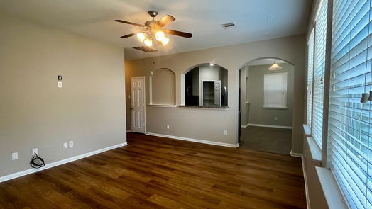 Houston 2-story, 4-bed 6435 Wilshire Lks-idx