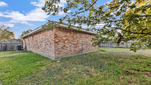 Houston 1-story, 3-bed 7911 Windy Acres Drive-idx