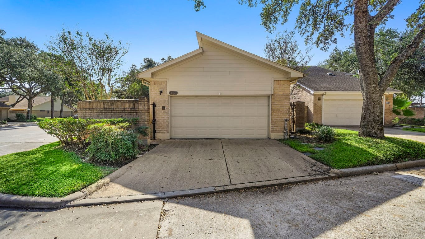 Houston 2-story, 3-bed 8103 Oakwood Place-idx