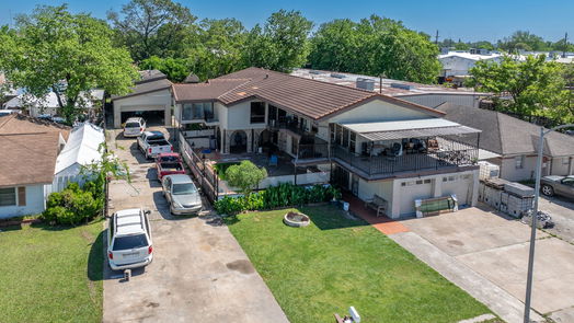 Houston 2-story, 9-bed 10114 Papalote Street-idx