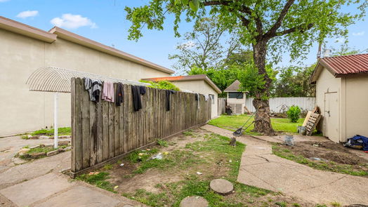 Houston 2-story, 9-bed 10114 Papalote Street-idx