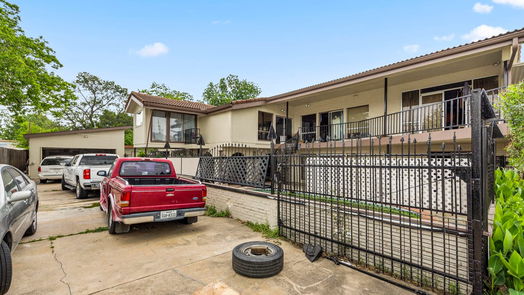 Houston 2-story, 9-bed 10114 Papalote Street-idx