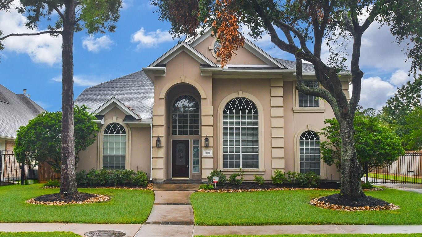 Houston 2-story, 4-bed 5403 Indian Shores Lane-idx