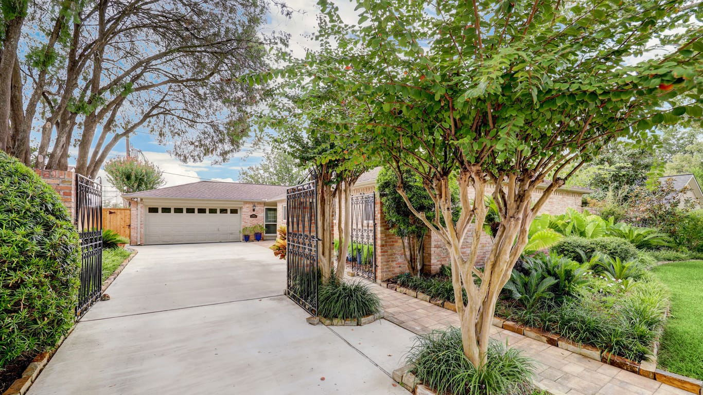 Houston 1-story, 3-bed 2414 Briarbrook Drive-idx