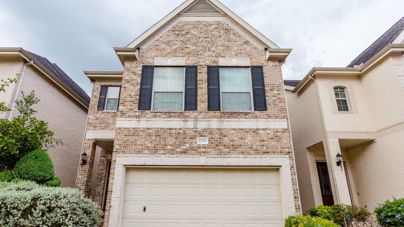 Houston 2-story, 3-bed 10130 Holly Chase Drive-idx