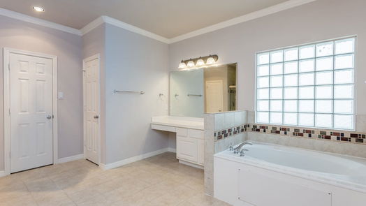 Houston 2-story, 3-bed 10130 Holly Chase Drive-idx
