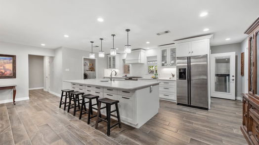 Houston 1-story, 4-bed 10703 Riverview Drive-idx