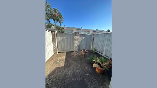 Houston 2-story, 2-bed 316 Wilcrest Drive-idx