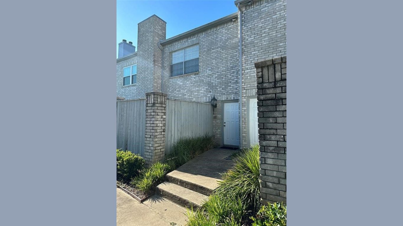 Houston 2-story, 2-bed 316 Wilcrest Drive-idx