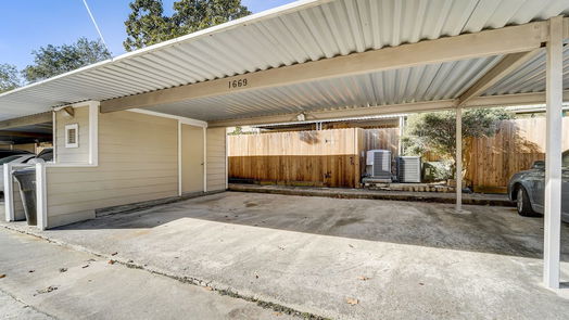 Houston 2-story, 3-bed 1669 W Sam Houston Parkway S-idx