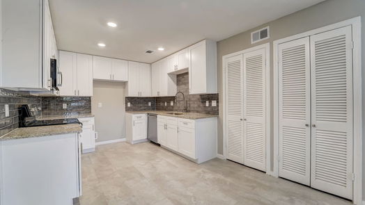 Houston 2-story, 3-bed 1669 W Sam Houston Parkway S-idx