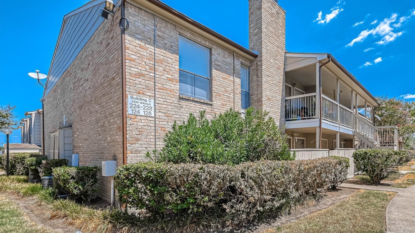 Houston 1-story, 2-bed 2100 Wilcrest Drive 127-idx