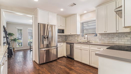 Houston 1-story, 3-bed 10730 Lynbrook Drive-idx